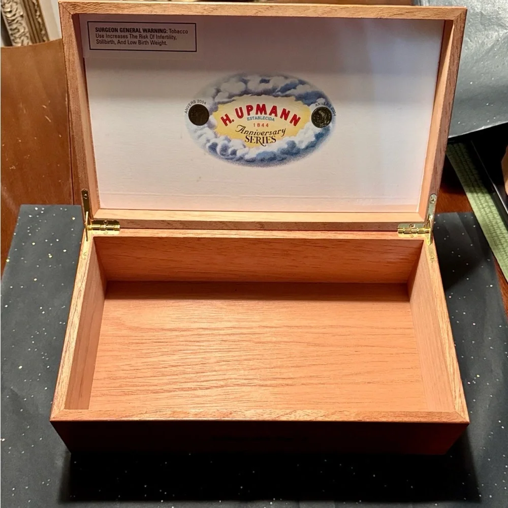 H. Upmann 160th Anniversary Lacquered Wooden Humidor Box empty